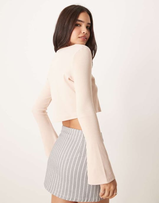 ASOS DESIGN ribbat långärmad crop top med kantdetalj i rosa - Image 3
