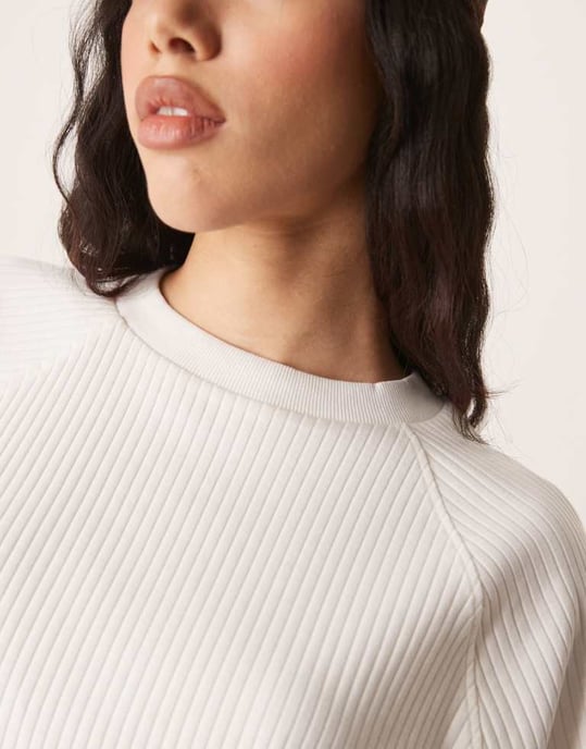 ASOS DESIGN oversized raglan co-ord t-shirt i kraftig ribb i krämfärgad - Image 4
