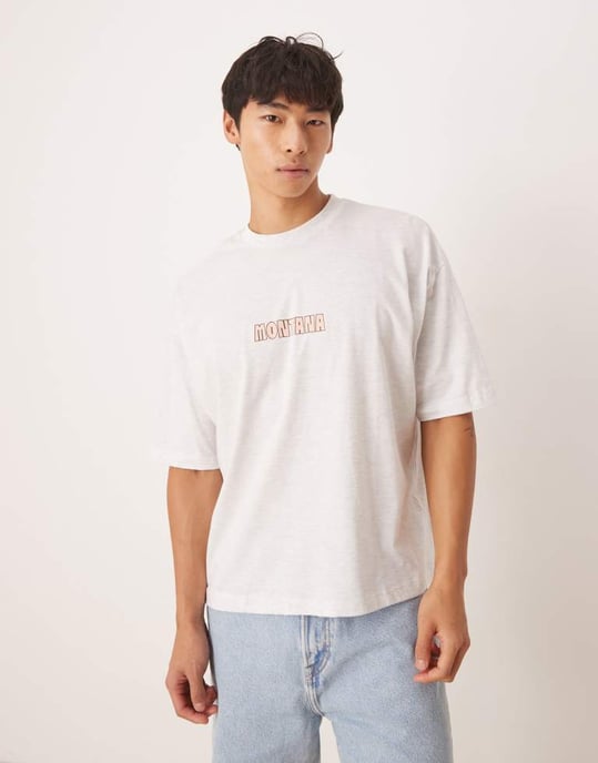 ASOS DESIGN boxy oversized med scenisk grafik i vit melangé - Image 2