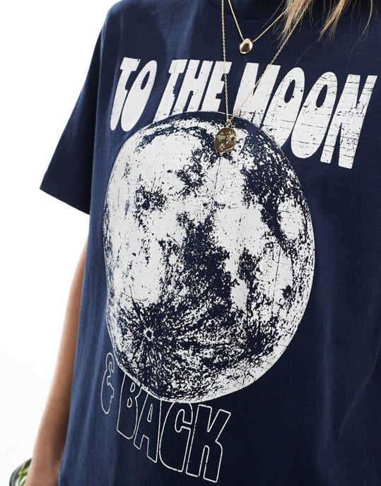 Bara mångrafik boyfriendpassad t-shirt i marinblå - Image 3