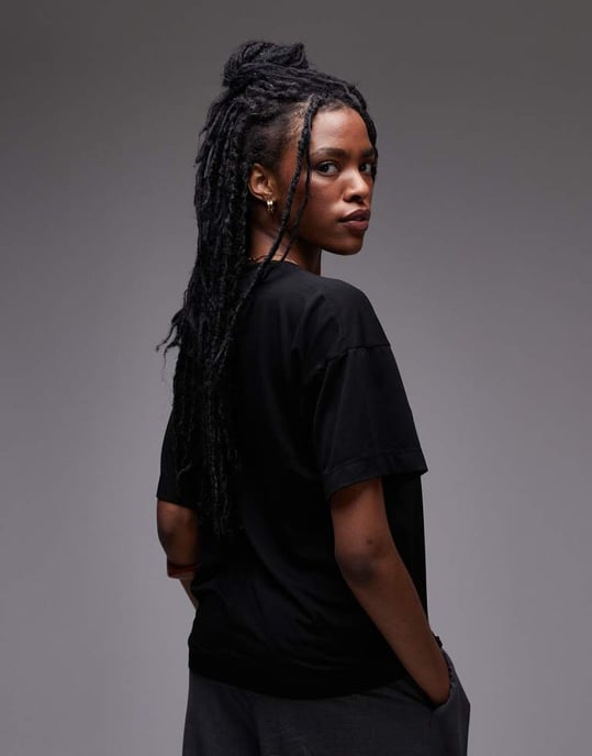 Topshop slouchy v-ringad t-shirt i svart - Image 4