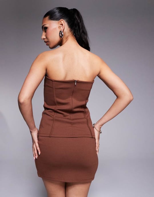 ASOS DESIGN co-ord premium ponte lång bandeau med sömdetalj i choklad - Image 4