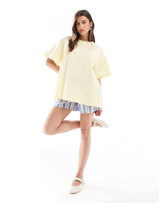 ASOS DESIGN poplin plissé bak trapez t-shirt i smörkräm - Image 4