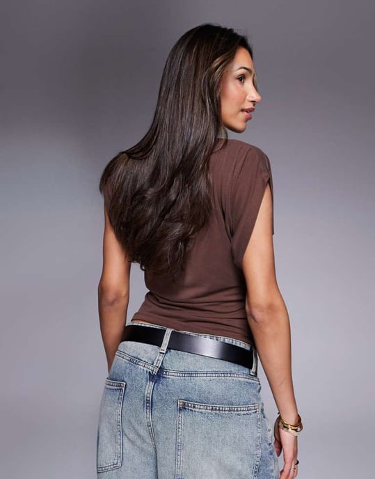ASOS DESIGN oversized t-shirt med ängelärmar i cupro i chokladbrun - Image 2