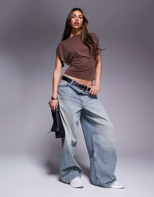 ASOS DESIGN oversized t-shirt med ängelärmar i cupro i chokladbrun - Image 4
