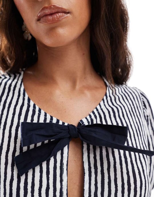 Pieces knyt-frams kortärmad peplum topp med randigt mönster i marinblått och vitt - Image 3