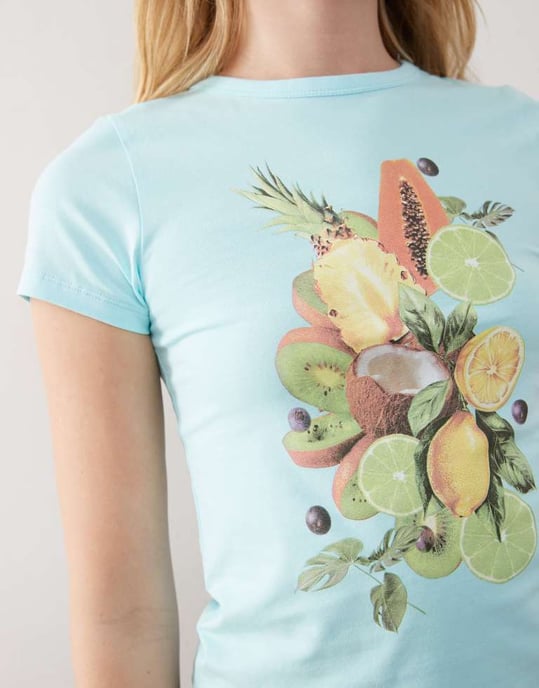COLLUSION fruktmönster baby t-shirt i blått - Image 3