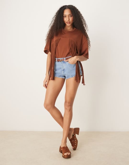 ASOS DESIGN boxig kort t-shirt med fransdetaljer i choklad - Image 2