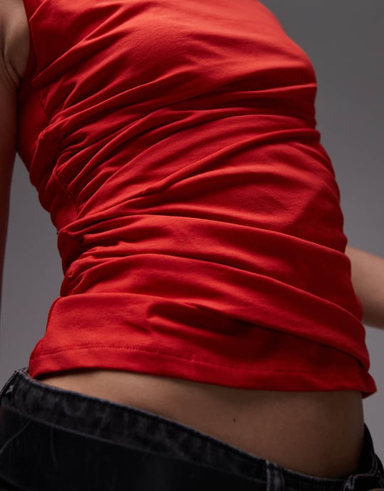Topshop topp med twistfrontdetalj i röd - Image 3