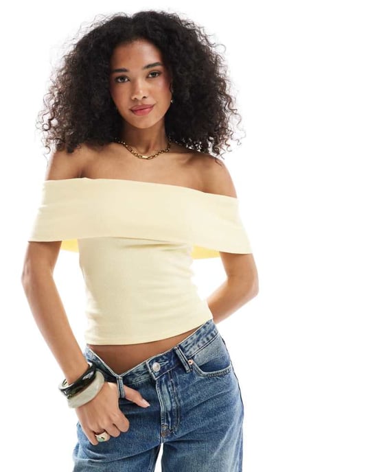 Hollister off-shoulder kortärmad topp i gult - Image 1