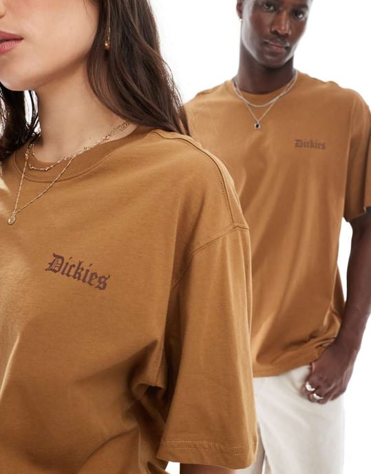 Dickies djuprotad grafisk t-shirt med ryggtryck i brun tan - exklusiv för ASOS - Image 3