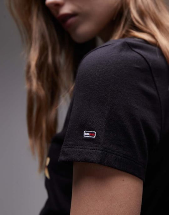 Tommy Jeans grafisk baby t-shirt i svart - Image 3