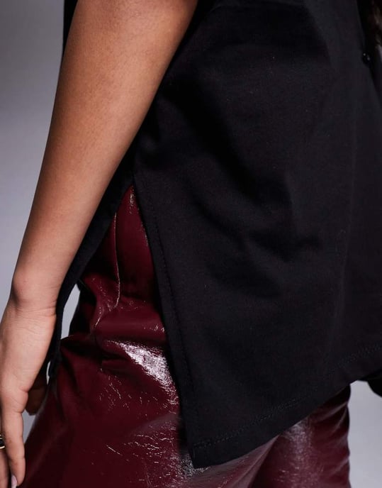 ASOS DESIGN t-shirt med knutdetalj bak i svart - Image 3