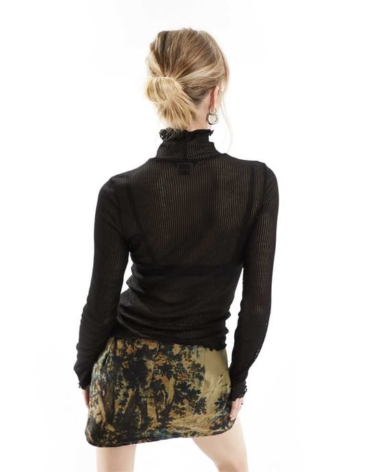 Monki långärmad genomskinlig ribbad hög nacktop med salladsöm i svart - Image 2
