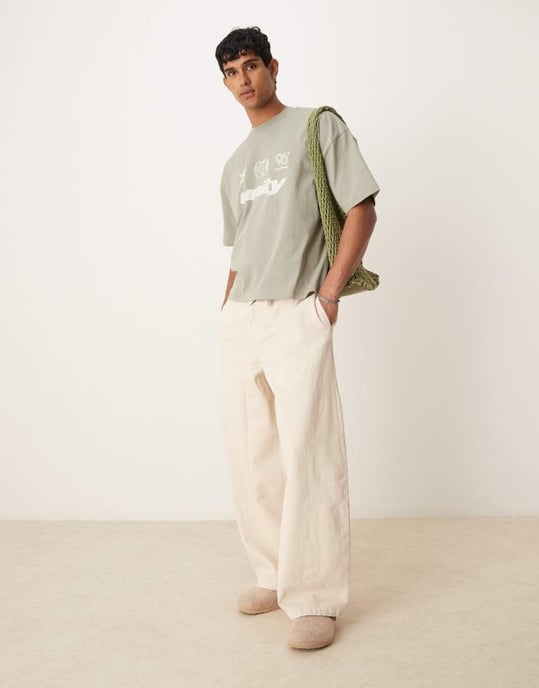 ASOS DESIGN boxy oversized t-shirt med framsidegrafik i grågrön - Image 3