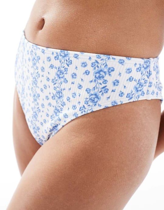 Hollister curvy hög midja trosa set i blå blommönster - Image 3
