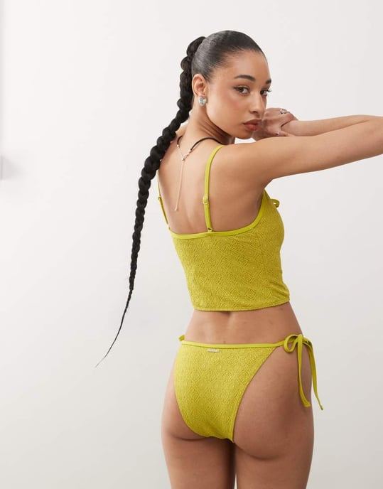 Återvunnen vintage bikinitrosor med knytning i grön paisleymönster - Image 3