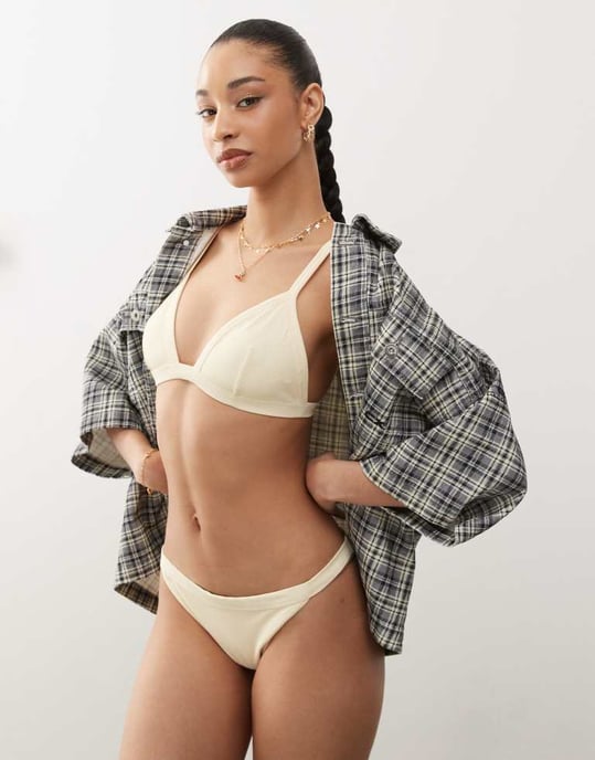 Veckodagsribbad bikiniunderdel i smörgul - Image 3
