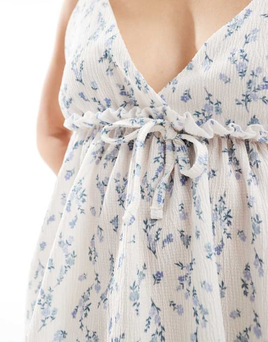 Miss Selfridge bow detail peplum cami top in ditsy floral - Image 3