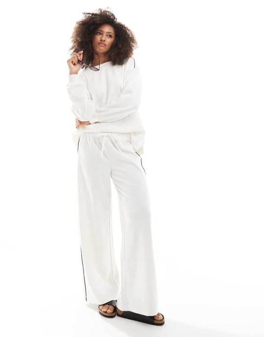 Cotton On ribbed long sleeve beach top in white - Image 3