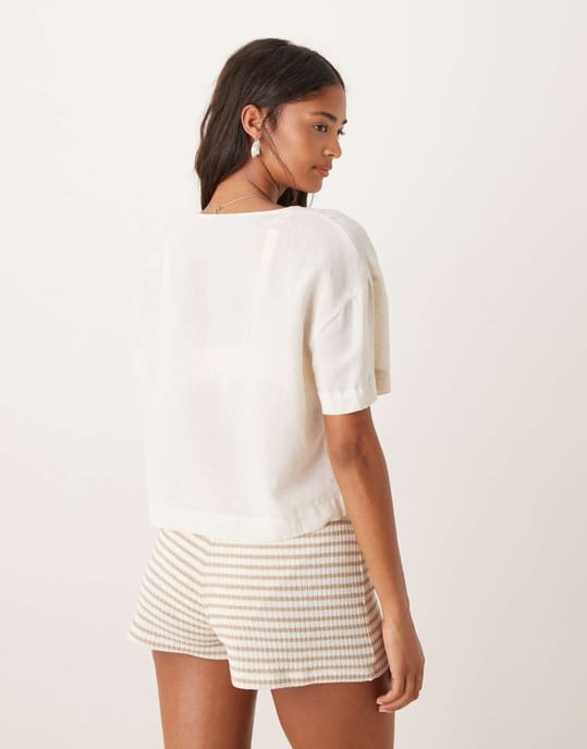 ASOS DESIGN Belle linen blend beach tie front top in natural - Image 3