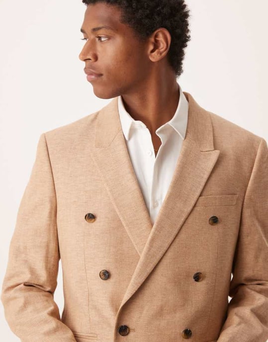 ASOS DESIGN dubbelknäppt linneblandning regular kostymjacka i kamel - Image 4