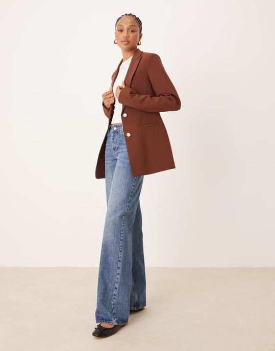 ASOS DESIGN Lång format hip blazer i choklad - Image 2