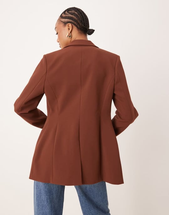 ASOS DESIGN Lång format hip blazer i choklad - Image 4