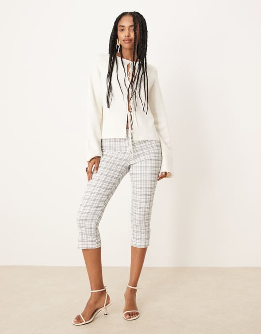 Gina Tricot lättstickad knytcardigan i krämfärg - Image 4