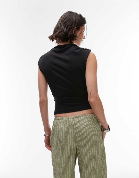 Topshop knutaxeltröja i svart - Image 4