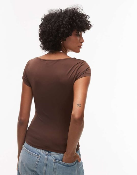 Topshop slinky topp med cap ärm i chokladbrun - Image 4