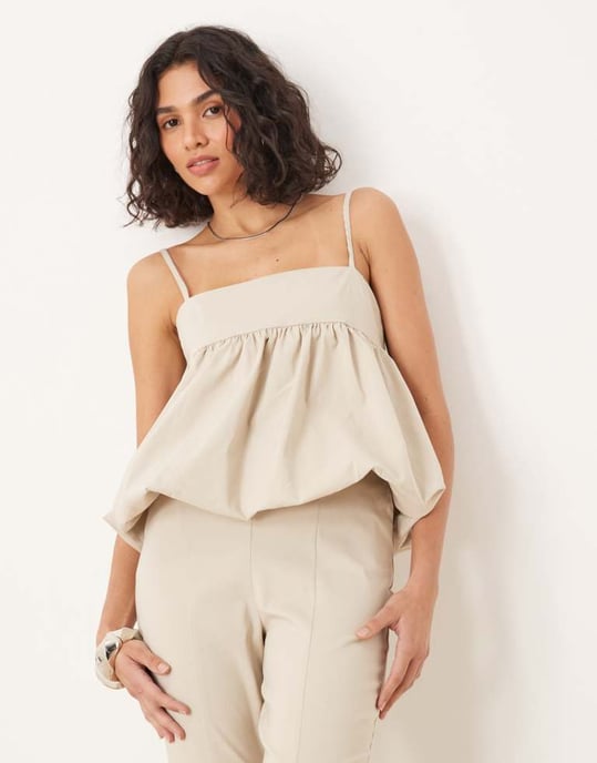 ASOS DESIGN strukturerad peplum jumpsuit i elfenben - Image 4