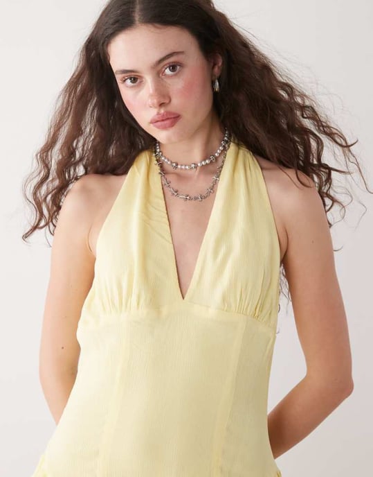 Återvunnen vintage halterneck jumpsuit med volangshorts i gult - Image 3