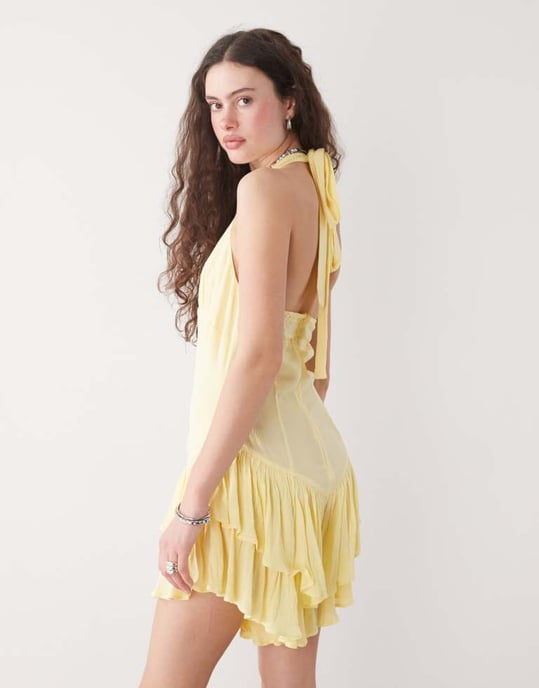 Återvunnen vintage halterneck jumpsuit med volangshorts i gult - Image 4