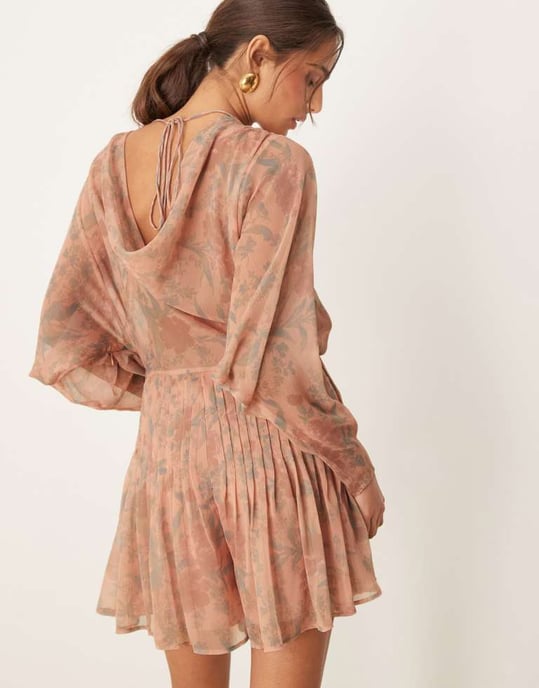 ASOS DESIGN klänning med cowl-rygg och plisserad överdel i blommönster - Image 3