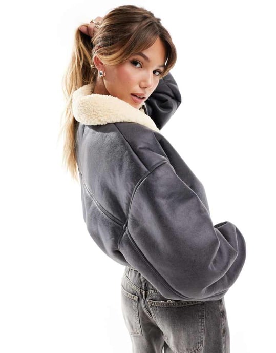 ASOS DESIGN kortad flygjakke i svart - Image 4