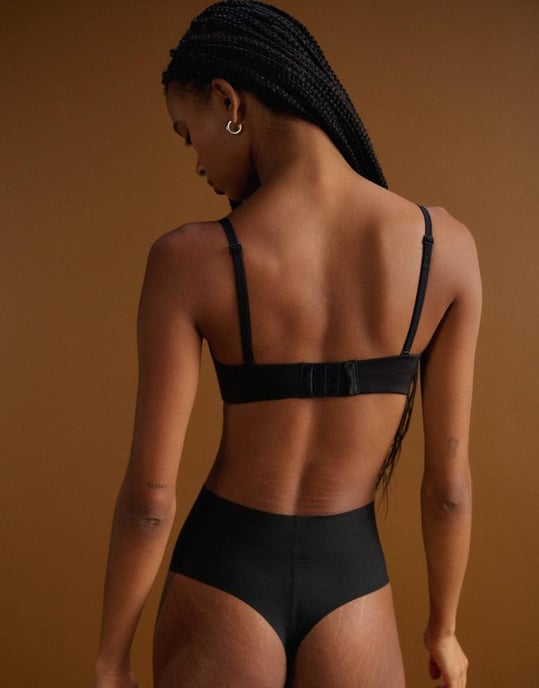 Calvin Klein Shapewear skulpterad stay put nätstring i svart - Image 3