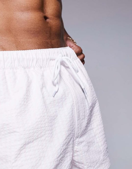 ASOS DESIGN seersucker badshorts i superkort längd i rosa - Image 2