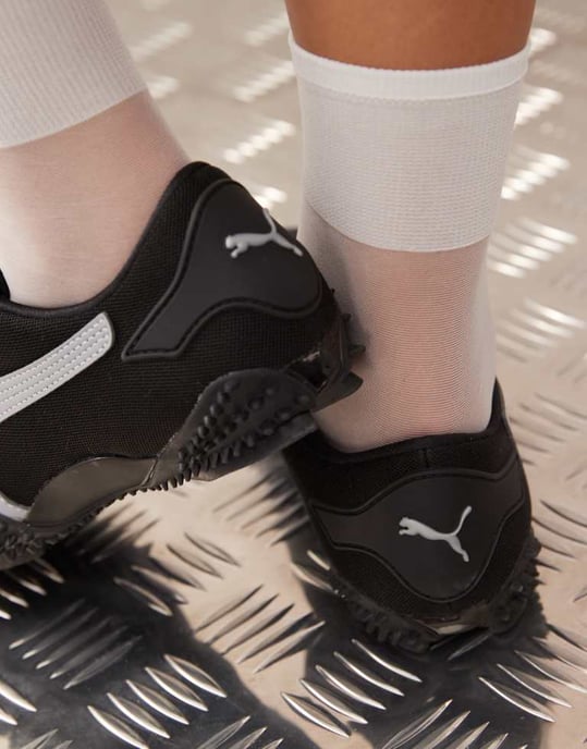 Puma Mostro sneakers i svart och silver - Image 4