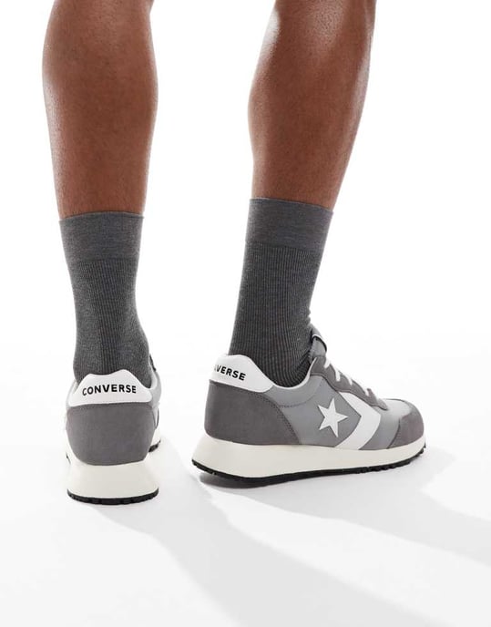 Converse Omega Sneakers i grått - Image 4