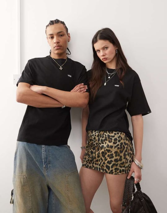 Vans left chest logo oversized fit t-shirt in black - Image 4
