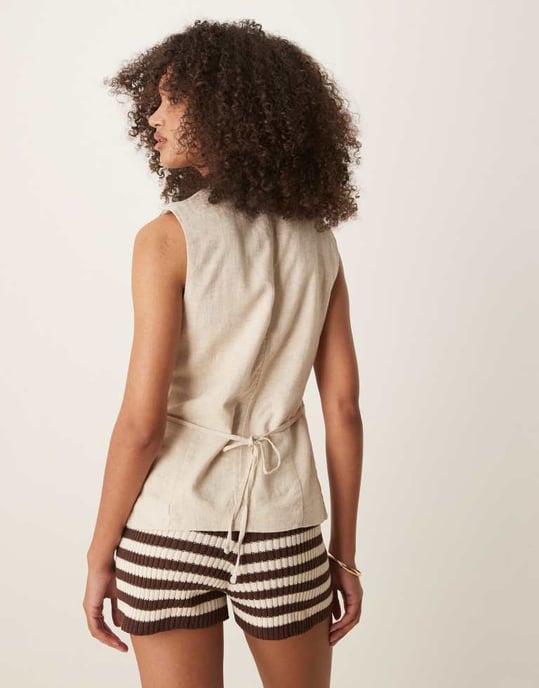Abercrombie & Fitch långärmad knappad linenväst i beige - Image 3