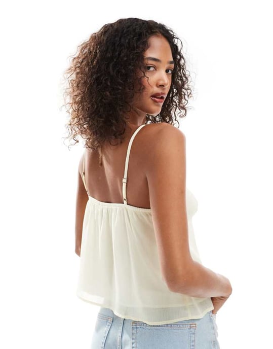 Miss Selfridge chiffong volang topp i smörmjölk - Image 2