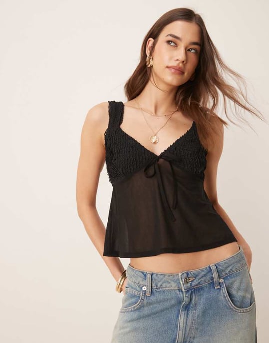 ASOS DESIGN texturerad topp med mesh-blandning i svart - Image 1
