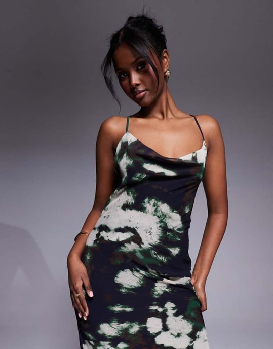ASOS DESIGN sned bärande korsrygg maxi klänning i abstrakt mönster - Image 4