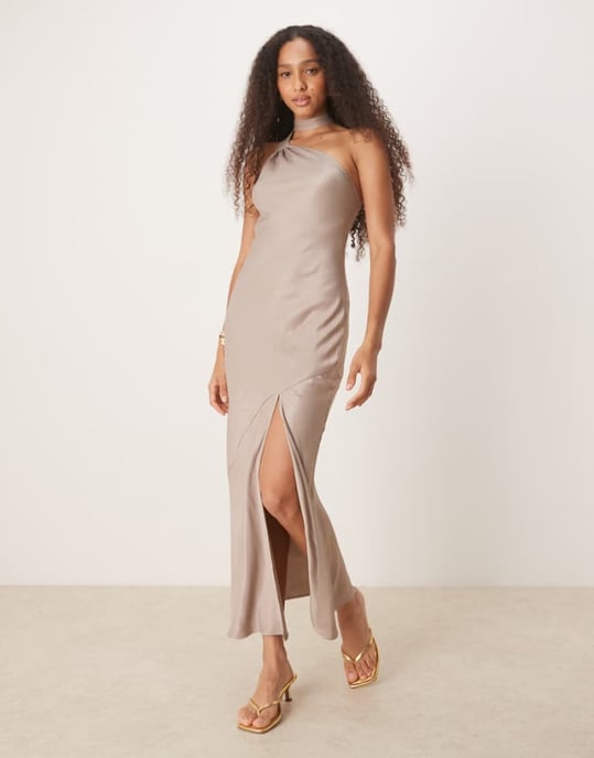 ASOS DESIGN satinband med detalj vid halsen i maxi-slipklänning i svampfärg - Image 1