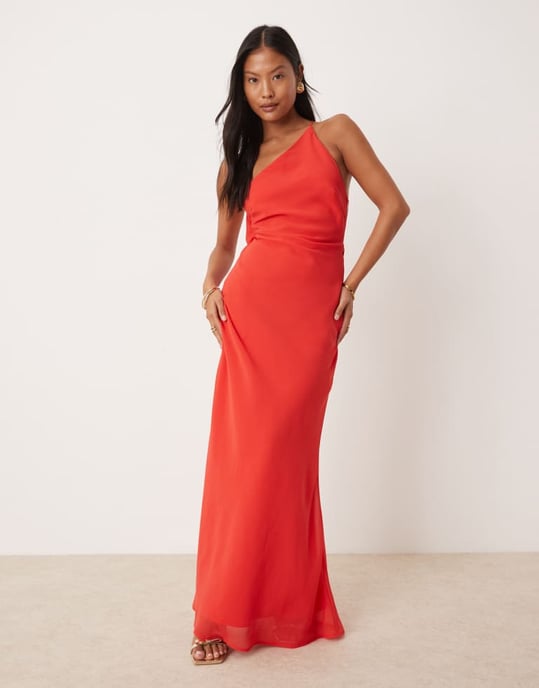 ASOS DESIGN Petite enaxlad maxiklänning med öppen rygg i röd - Image 2