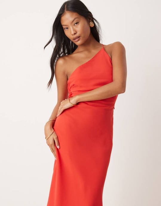 ASOS DESIGN Petite enaxlad maxiklänning med öppen rygg i röd - Image 4