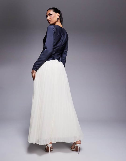 ASOS DESIGN färgglad blockad nederdel med sänkt midja och plisserad maxiklänning i marinblå och krämfärgad - Image 3