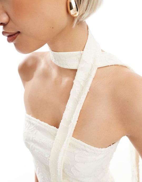 Miss Selfridge burnout texturerad bandeau scarf-top i krämfärg - Image 3